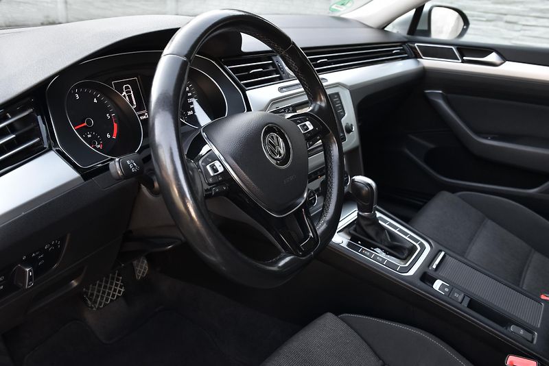 Volkswagen Passat 2.0 TDi CR DSG COMFORTLINE, TZ - fotka 9 z 50