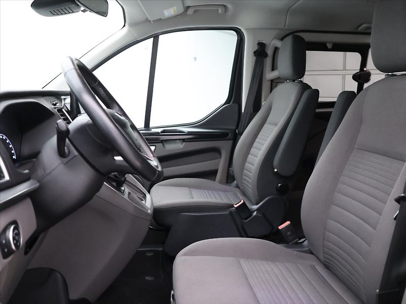 Ford Tourneo Custom 2,0 TDCi Titanium L2 CZ DPH - fotka 10 z 27