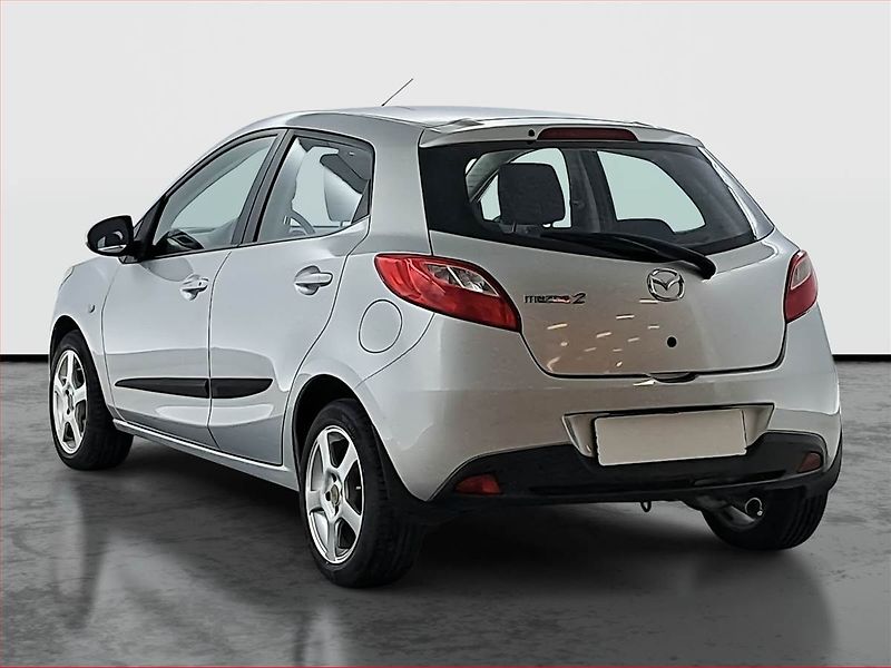 Mazda 2 (2008) 1.3 i, rezervace - fotka 4 z 15