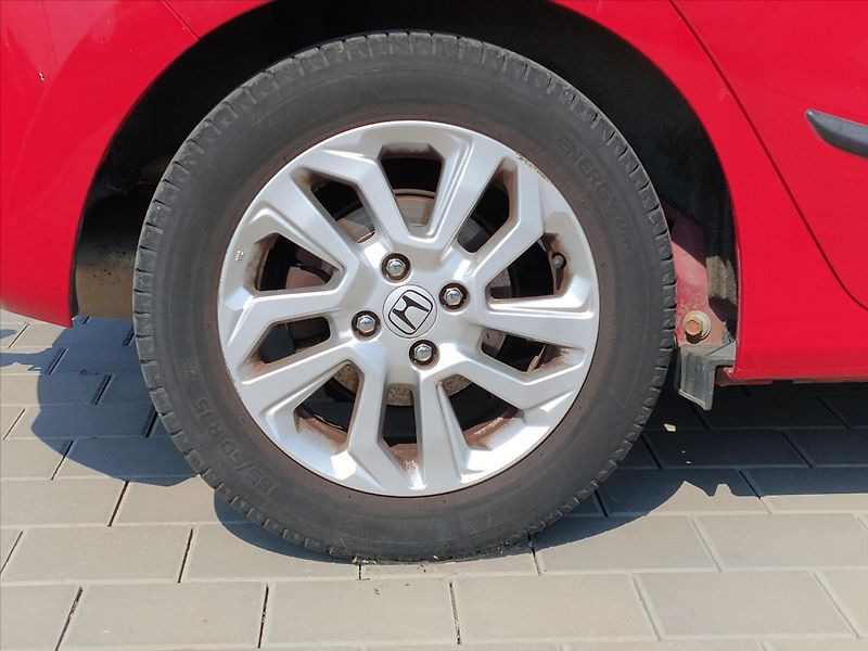 Honda Jazz 1,3   1.3i-VTEC 75kw - fotka 23 z 26