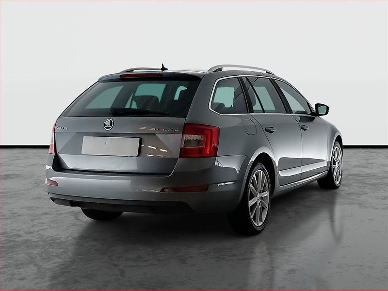 Škoda Octavia (2013) Elegance 2.0 TDI, Xenony - fotka 5 z 17