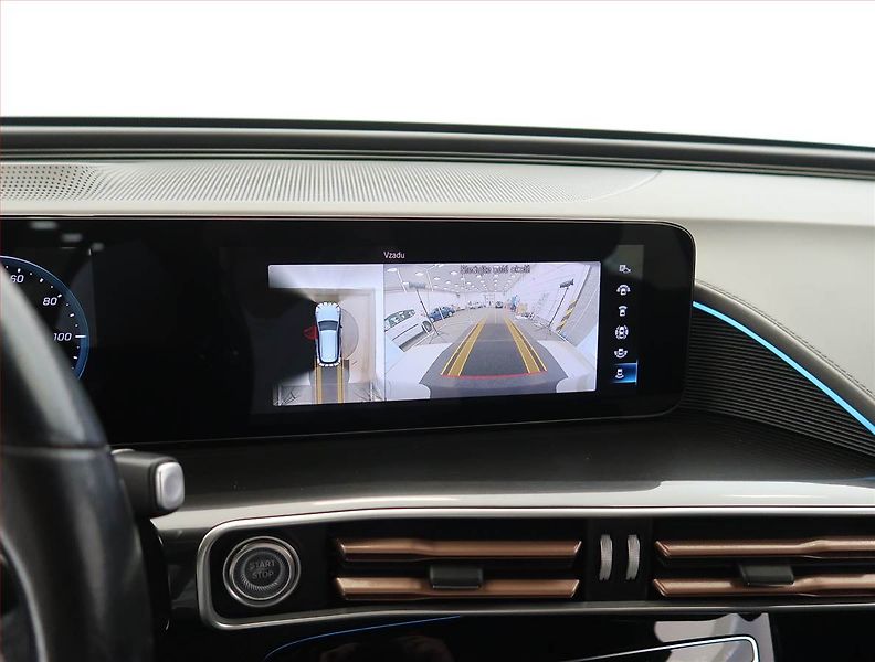 Mercedes-Benz EQC (2021) 400 4MATIC, SoH 95% - fotka 17 z 34