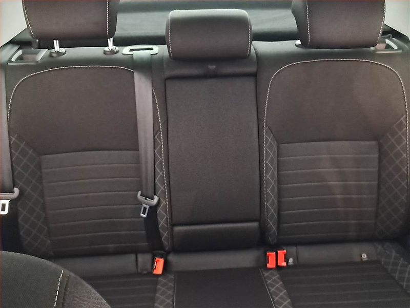 Škoda Rapid (2018) Style Plus 1.0 TSI, Automat - fotka 10 z 19