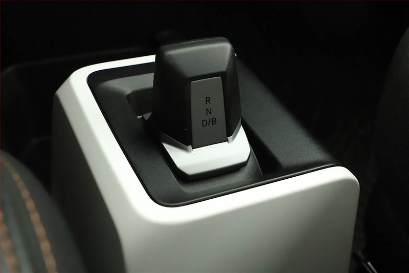Dacia Spring (2025) Electric 65 (27 kWh), SoH 96% - fotka 10 z 19