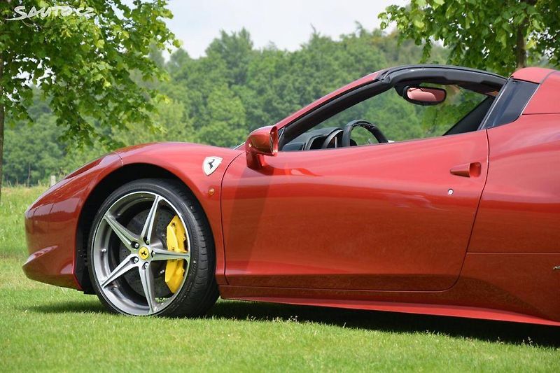 Ferrari 458 Spider Nové ! Top Výbava LIFT - fotka 31 z 33