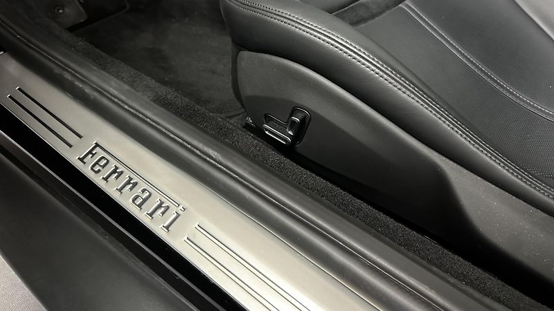 Ferrari Roma Roma 1.majitel / záruka / top - fotka 29 z 43