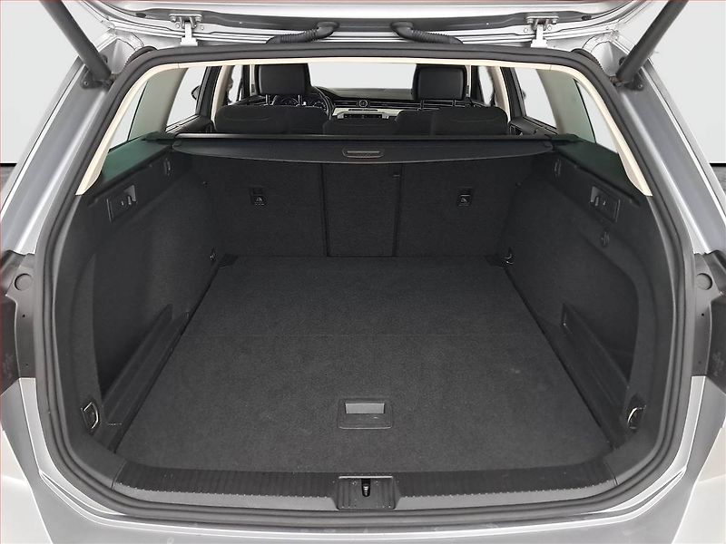 Volkswagen Passat (2019) 1.6 TDI, Automat, Navi - fotka 14 z 27