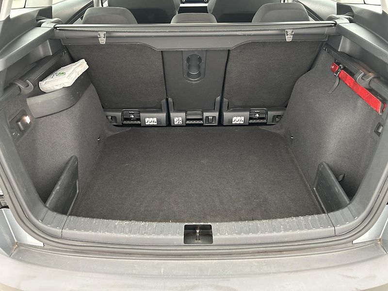 Škoda Karoq 1.5 TSI Ambition - fotka 23 z 25