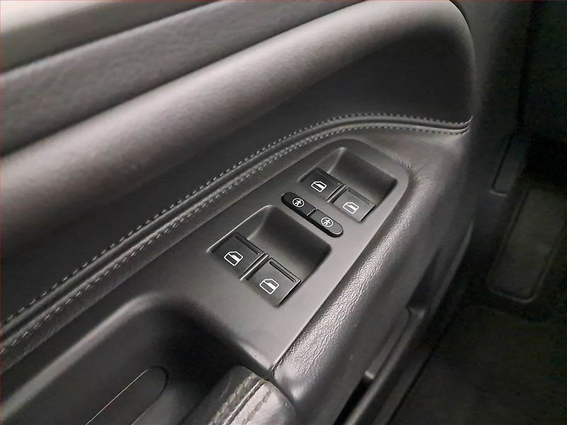 Volkswagen Touareg (2008) R-Line 3.0 TDI, 4X4, Automat - fotka 19 z 23