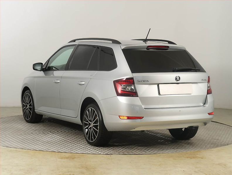 Škoda Fabia (2019) Style Plus 1.0 TSI, ČR,1.maj - fotka 4 z 20