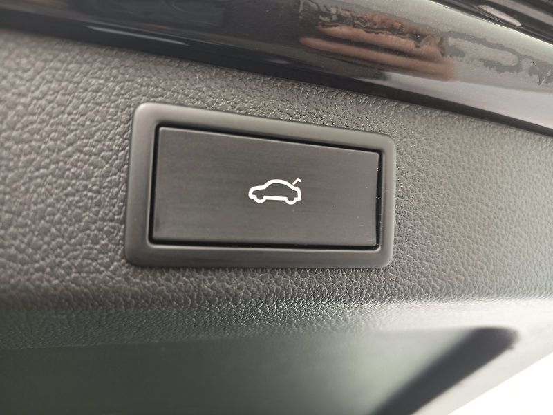 Škoda Superb (2022) 2.0TDI 110kW DSG COMFORT PLUS - fotka 32 z 35