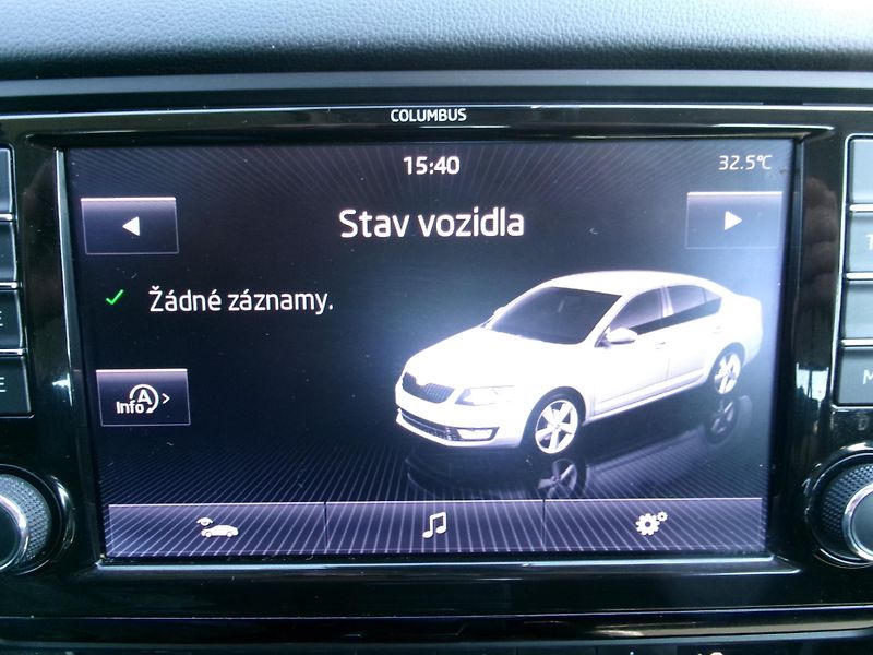 Škoda Octavia (2013) 1,4 TSI AC BT NAVI TEMP - fotka 27 z 38