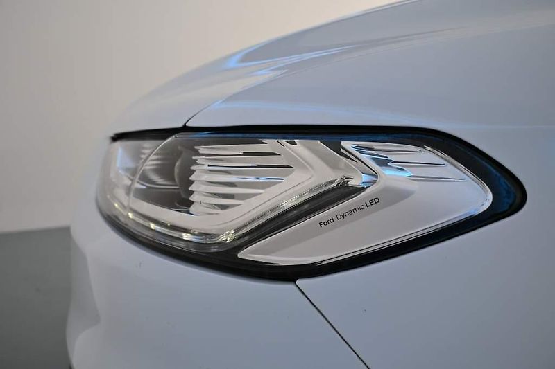 Ford Mondeo (2021) 2.0 LED Kamera ECOBLUE BUSINES - fotka 26 z 32