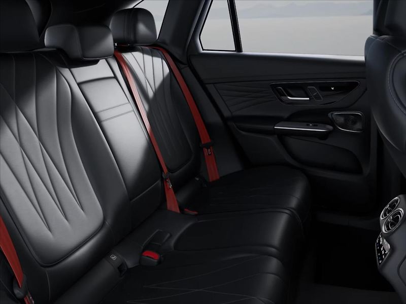 Mercedes-Benz GLC 3.0 Mercedes-AMG 53 4MATIC+ - fotka 8 z 9