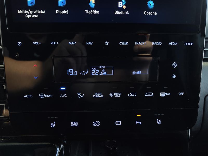 Hyundai Staria (2024) 1.6T-GDi 158kW HEV Style - fotka 23 z 24