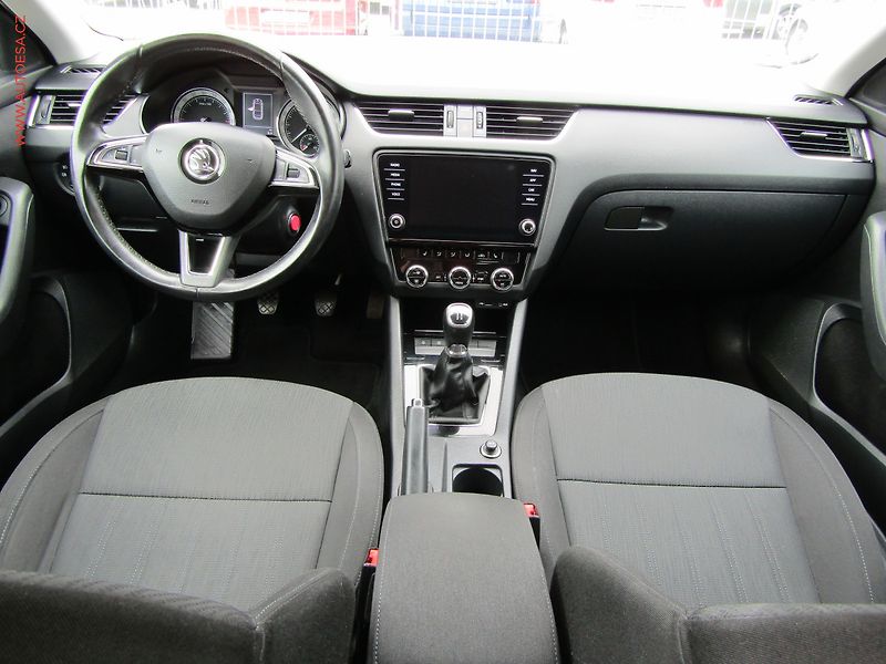 Škoda Octavia (2017) 1.6 TDi, 2.maj,ČR, Navi, LED - fotka 8 z 18