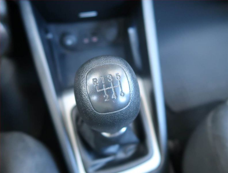 Kia Ceed (2011) 1.6 CVVT, Serv.kniha - fotka 13 z 15