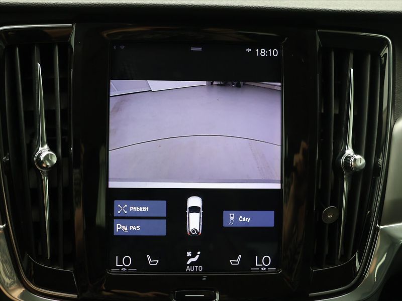 Volvo V90 2,0 T5 184kW Momentum CZ DPH - fotka 23 z 36
