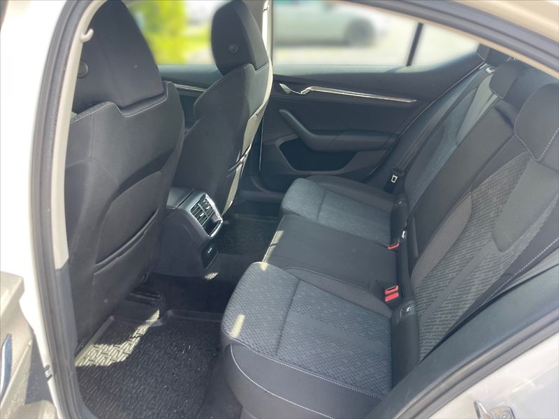 Škoda Octavia 1,5 TSI 110 Style - fotka 8 z 11