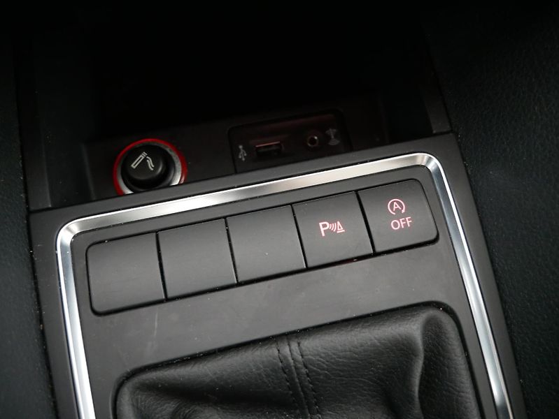 Volkswagen Jetta - fotka 23 z 25