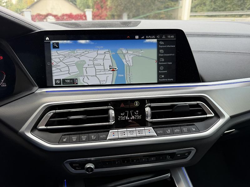 BMW X5 (2021) - fotka 10 z 27
