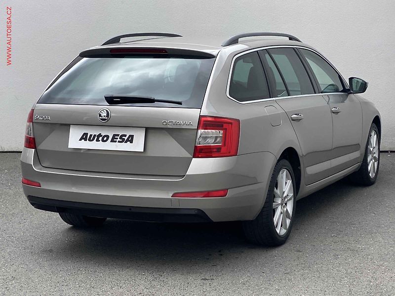 Škoda Octavia (2014) 1.6 TDi, Elegance, STK6/28 - fotka 4 z 19