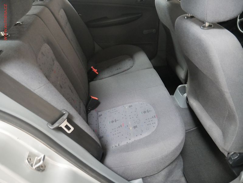 Škoda Fabia (2001) 1.4 MPi, ČR - fotka 11 z 15