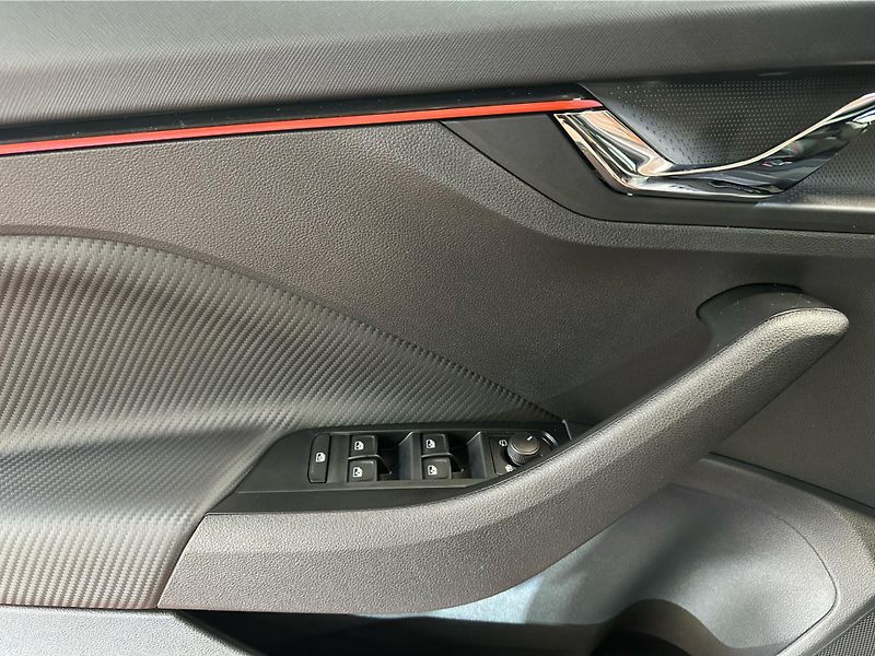 Škoda Scala 1,0 TSI / 85 kW Monte Carlo DS - fotka 17 z 23