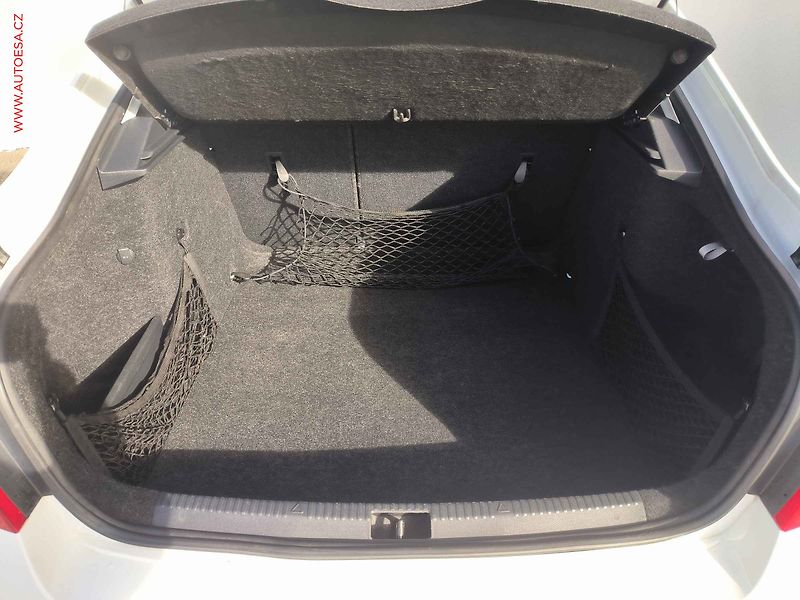 Škoda Octavia (2016) 1.6 TDi, 2.maj,ČR, AC, temp - fotka 7 z 19