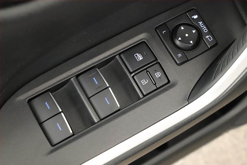 Toyota RAV4 (2022) 2.5 Plug-in - fotka 9 z 20