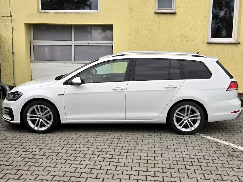Volkswagen Golf 2,0GTD 135kW DSG, DPH, SERVIS  - fotka 9 z 51