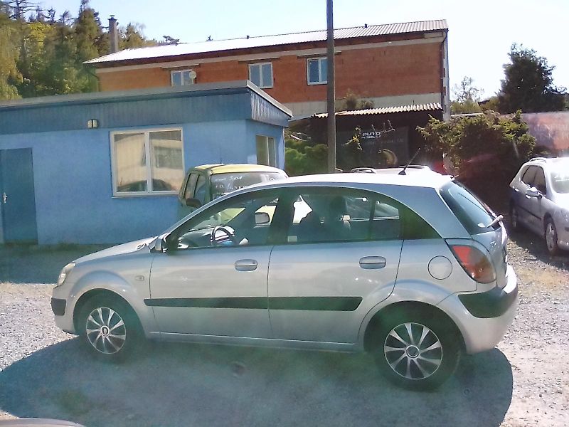 Kia Rio (2006) 1.4i 16V, velmi pěkné - fotka 7 z 30