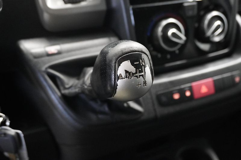Fiat Ducato 2.3 9MÍST VZADU HYDR. PLOŠINA - fotka 18 z 24