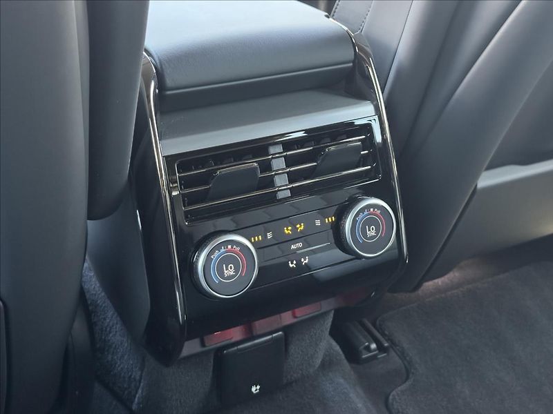 Land Rover Range Rover Sport 3,0 P550e Autobiography 4x4 AT - fotka 31 z 38