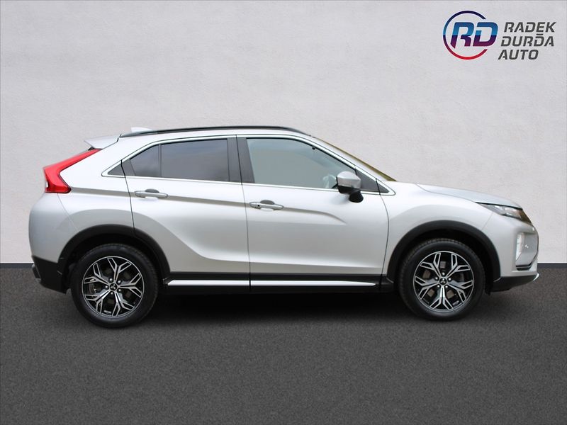 Mitsubishi Eclipse Cross 1,5 T  AUTOMAT,4x4,INSTYLE - fotka 4 z 42