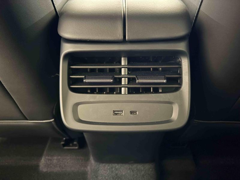 Omoda 7 (2026) PHEV luxury  - fotka 65 z 70