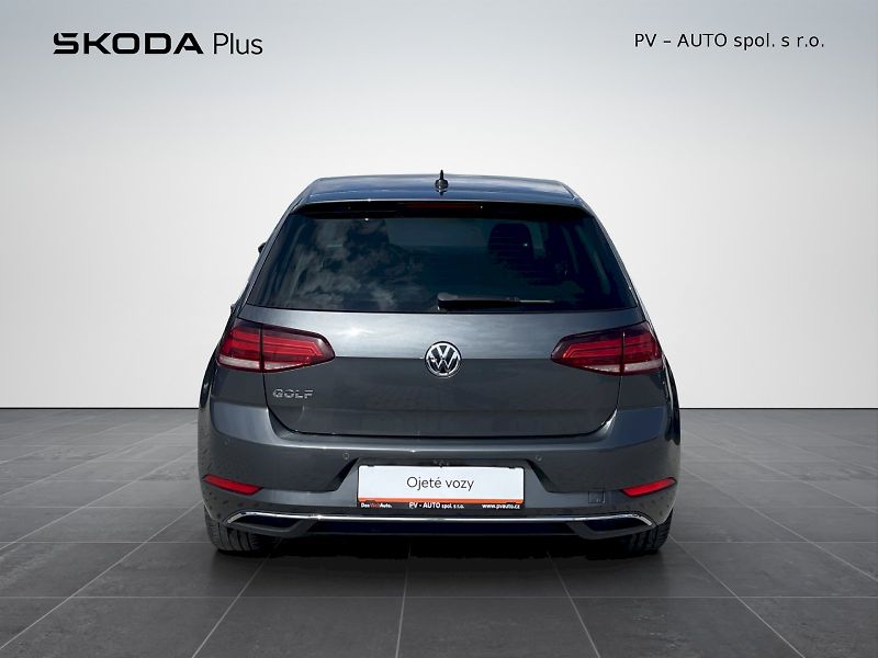 Volkswagen Golf (2018) 1.4 TSI 92 kW Maraton Edition - fotka 31 z 35