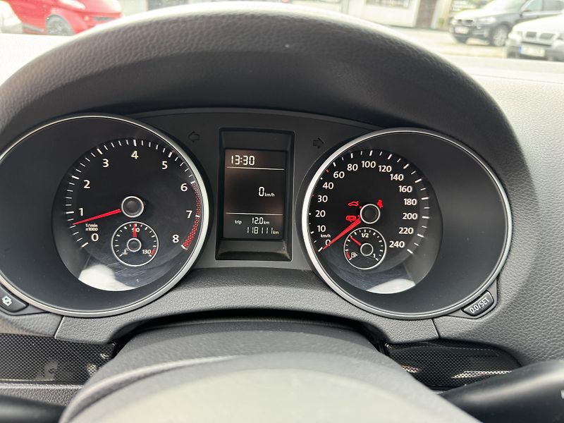 Volkswagen Golf 1,4TSi,rezervace - fotka 18 z 34
