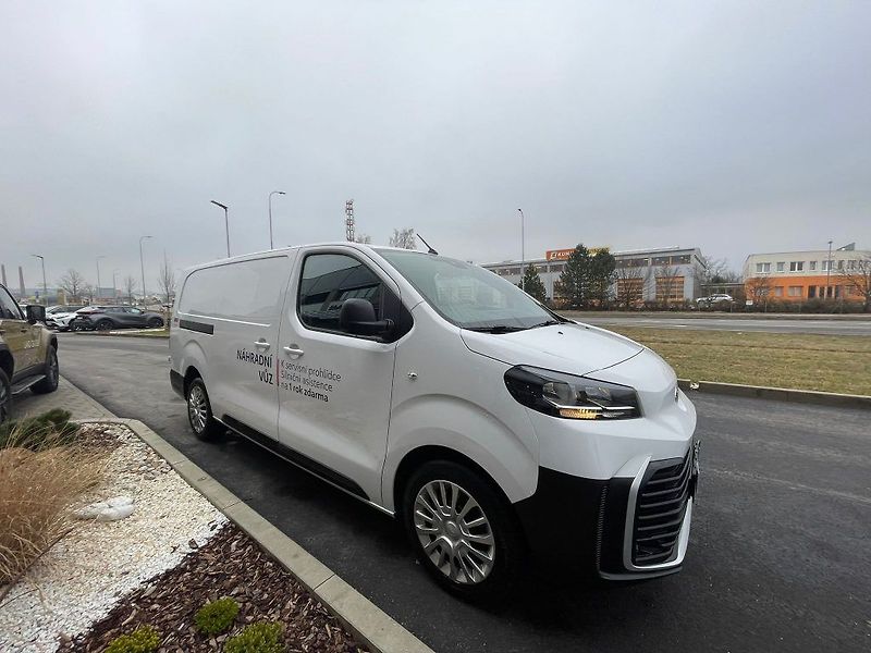 Toyota ProAce 2.0 D-4D 144HP MT Active Navi - fotka 9 z 25