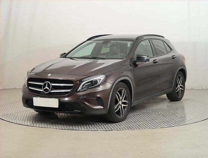 Mercedes-Benz GLA (2014) 200 CDI 4MATIC, 4X4 - fotka 2 z 16