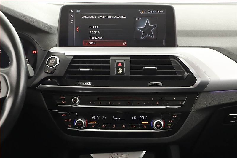 BMW X3 (2019) xLine xDrive20i - fotka 9 z 21