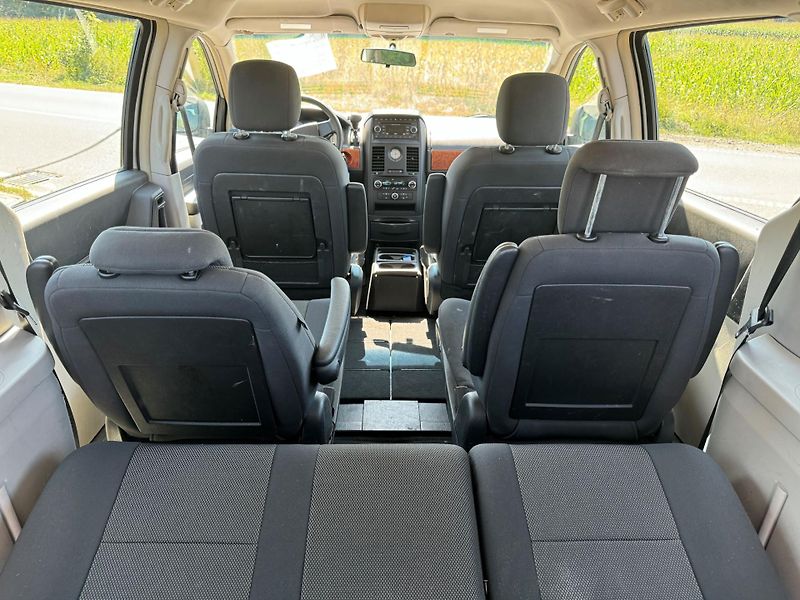 Chrysler Grand Voyager (2009)  RT 3.8 V6 EU 2009 - fotka 8 z 16