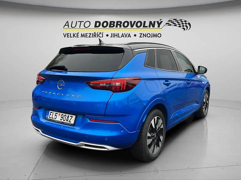 Opel Grandland Ultimate 4x4 PHEV 1.6L Turbo 8 - fotka 8 z 31