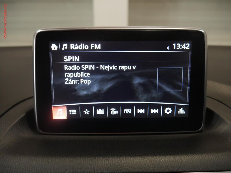Mazda 3 (2014) 2.0 i, ČR, Navi, xenon - fotka 14 z 18