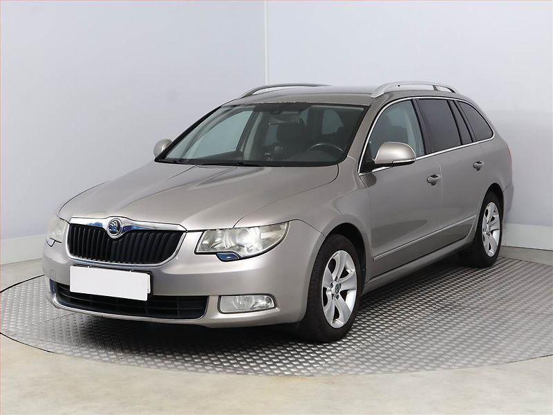 Škoda Superb (2010) 2.0 TDI, nová STK, Tažné - fotka 2 z 14