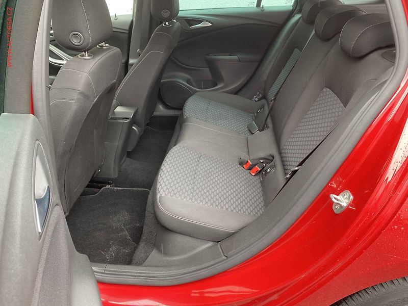 Opel Astra (2021) 1.2 T, Navi, AC - fotka 10 z 18