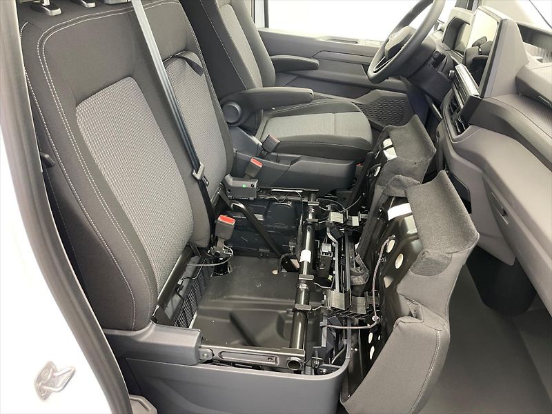 Volkswagen Transporter (2025) Nový T7 Kombi TDI 8AUT DR - fotka 24 z 27