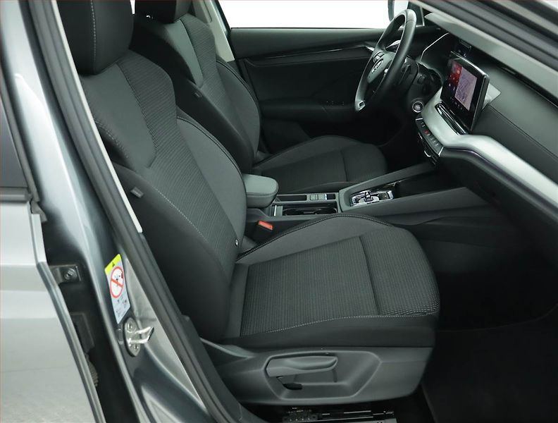 Škoda Octavia (2023) 2.0 TDI, Automat, Serv.kniha - fotka 9 z 16