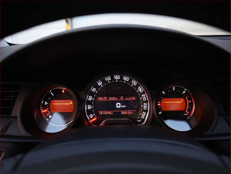 Citroën C5 (2014) 1.6 HDi, Serv.kniha, Navi - fotka 11 z 19