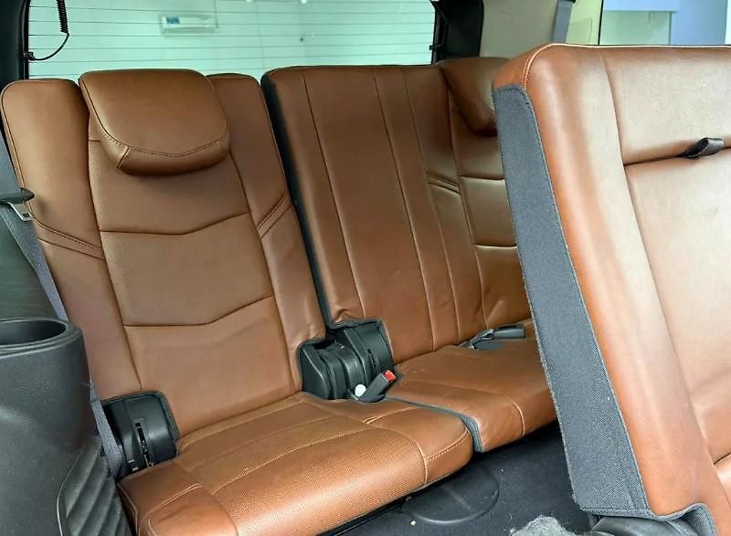 Cadillac Escalade (2016) TOP SUV - fotka 12 z 19